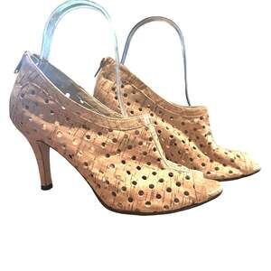 Vaneli Van Eli Cork Laser Cut Out High Heels Shoes Peep Toe Beige Zip Up sz 7